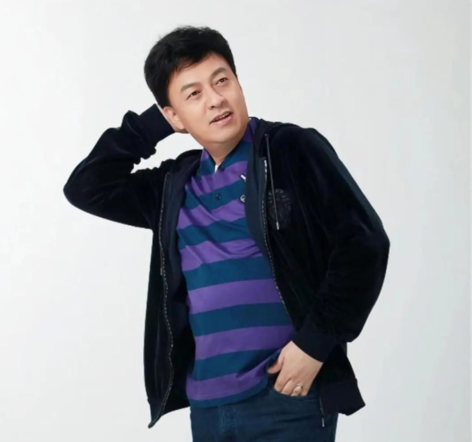 歌唱家吕继宏：63岁未婚无儿无女，却和不婚不育的张也在一起21年！